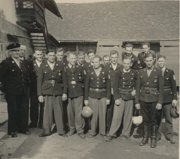 Gruppenaufnahme%2B1957.jpg